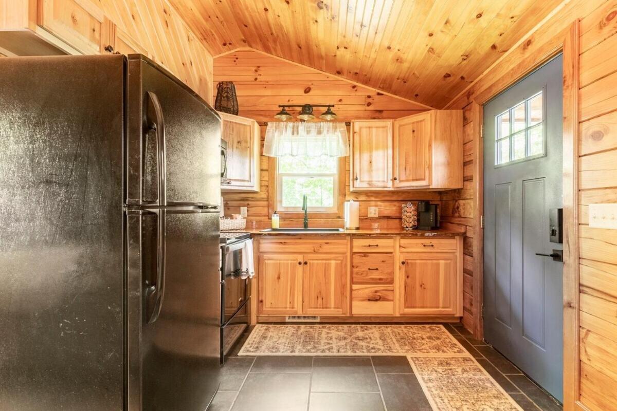Secluded Wooded Cabin Near The Hocking Hills New Straitsville 외부 사진